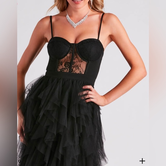 New black Windsor  bustier ruffle dress - Picture 3 of 3